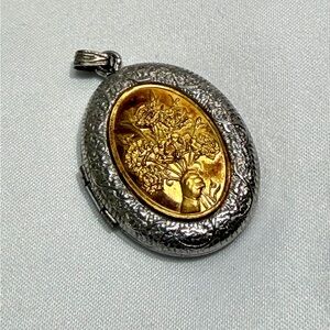 1978 Sterling Silver Mother’s Day Cameo Locket w 24k Gold Vermeil.